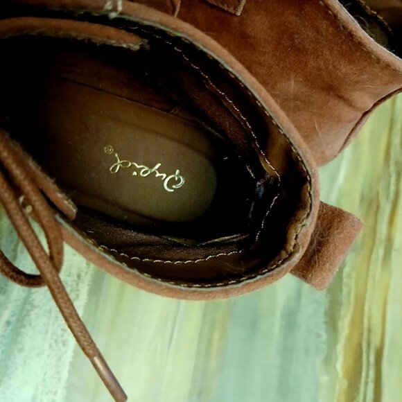 QUPID Sueded Wedge Booties 6 Red  Brown Lace up dressy casual modern shoes - Picture 3 of 6